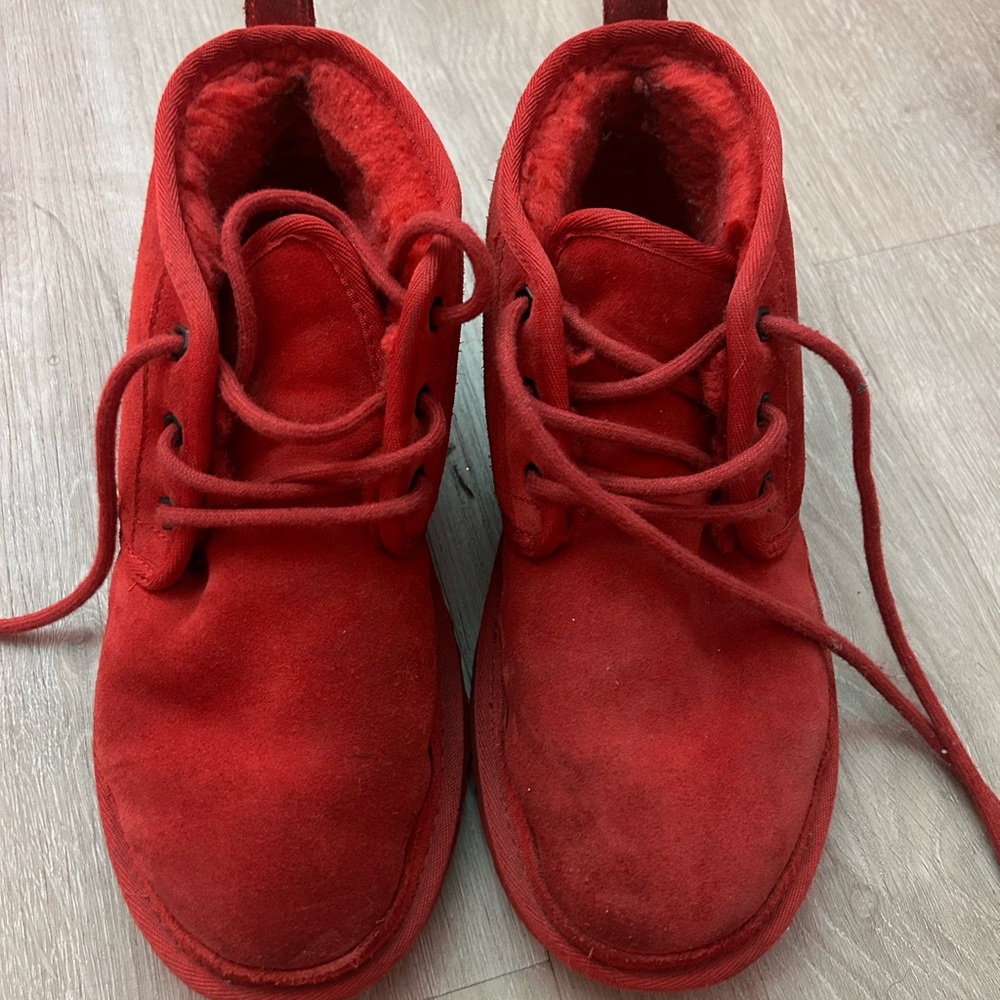 UGGS